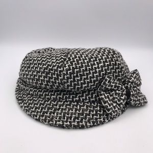 Early 2000s Vintage Herringbone Newsboy Cap